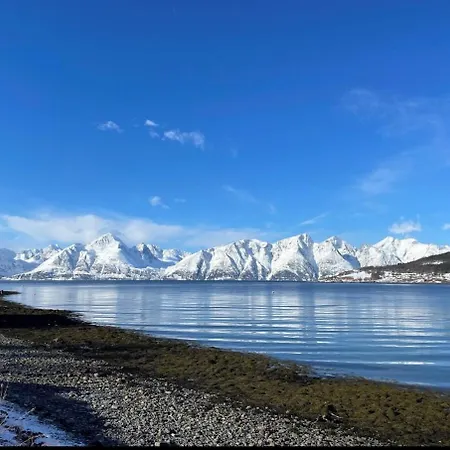 Lyngenalps View Holiday home Rotsund