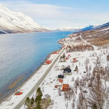 Feriehus Lyngenalps View *
