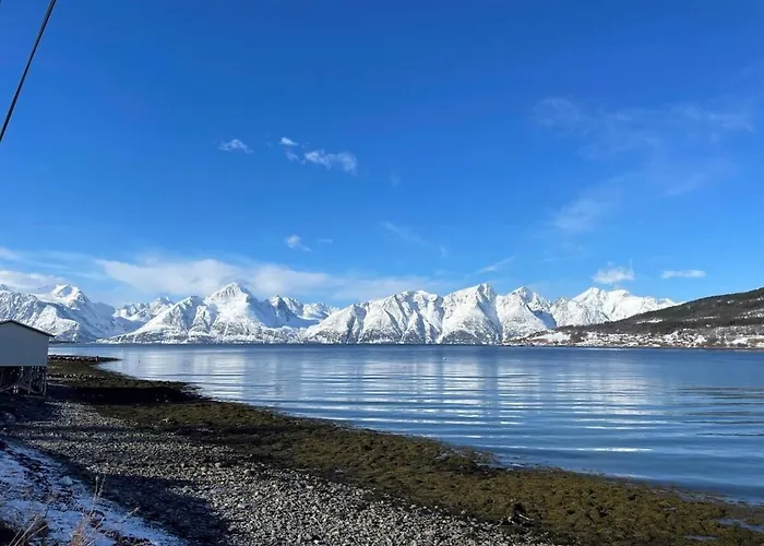 Lyngenalps View Holiday home Rotsund
